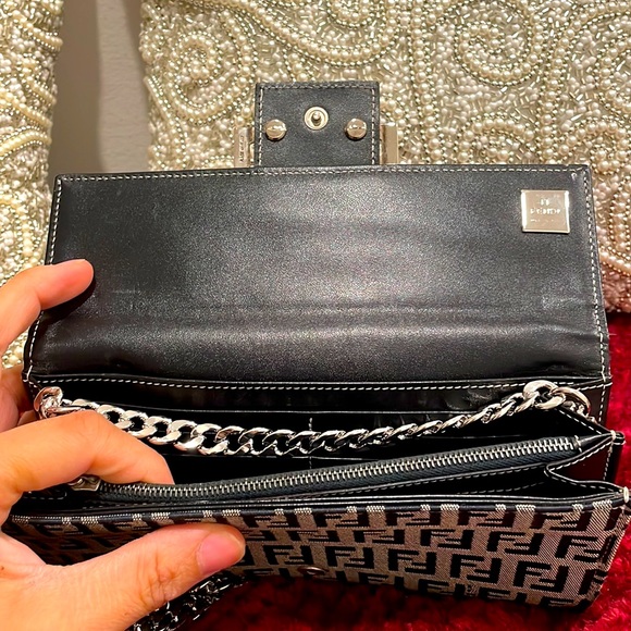 EUC NO CALLOUTS Fendi Vintage Zucca FF logo Continental wallet - Picture 8 of 16